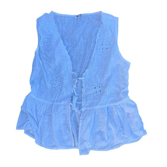 Blenca White Eyelet Embroidered Crop Top - Size M - Picture 1 of 7